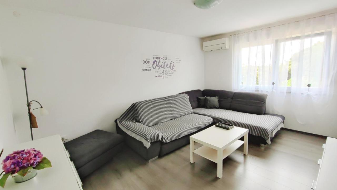 Apartment Jan 2+2 With Balcony Пула Екстер'єр фото